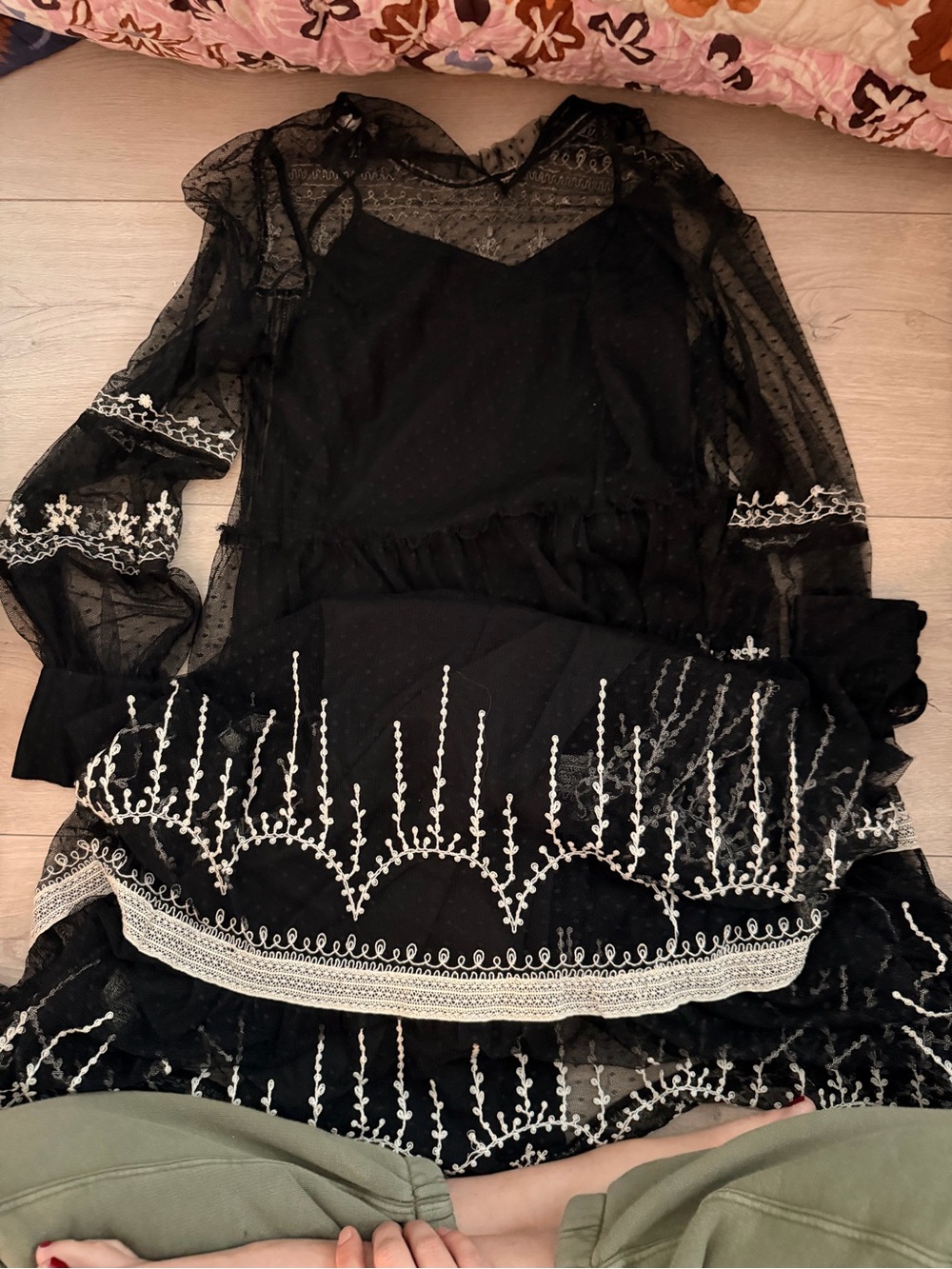 Black and White Embroidered Dress - Picture 4 of 9